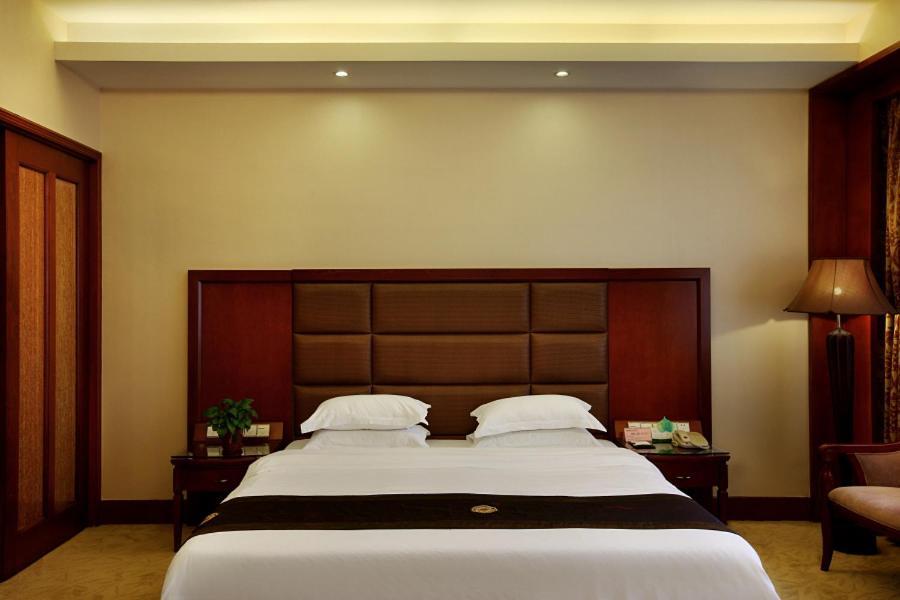 Shenzhen Luohu Hongfeng Hotel Exterior photo