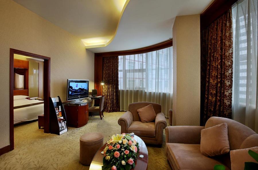 Shenzhen Luohu Hongfeng Hotel Exterior photo